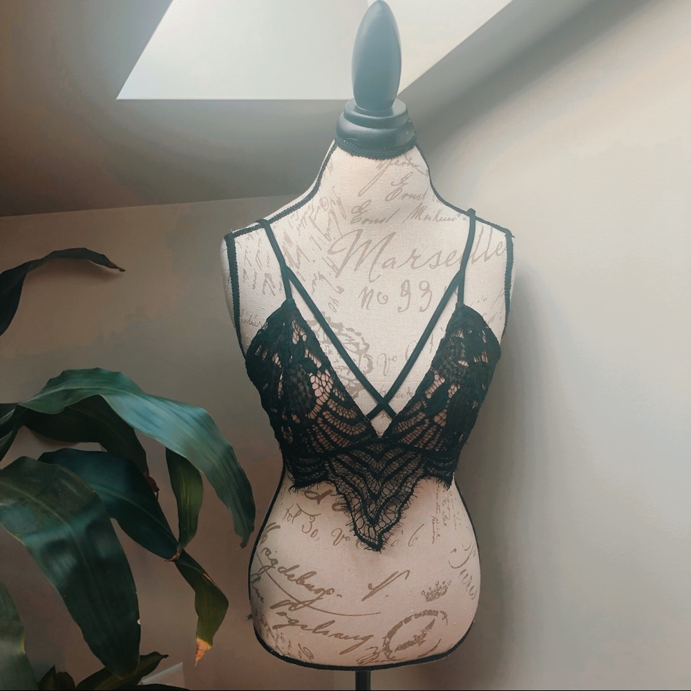 EXPRESS ✨ Lace Bralette